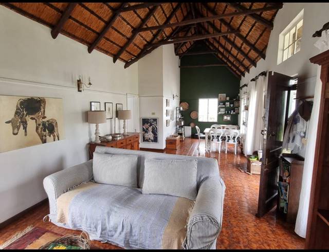 3 BEDROOM HOUSE TO LET IN HILLCREST CENTRAL